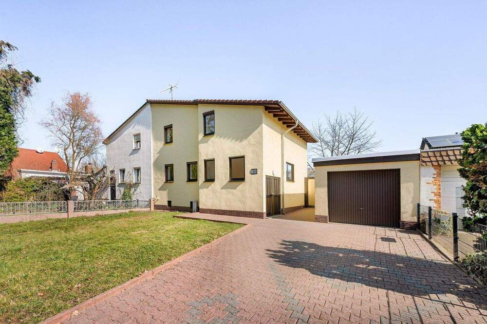 Thumbnail-Doppelhaushälfte mit großem Grundstück in wunderbarer Lage in Offenbach Tempelsee