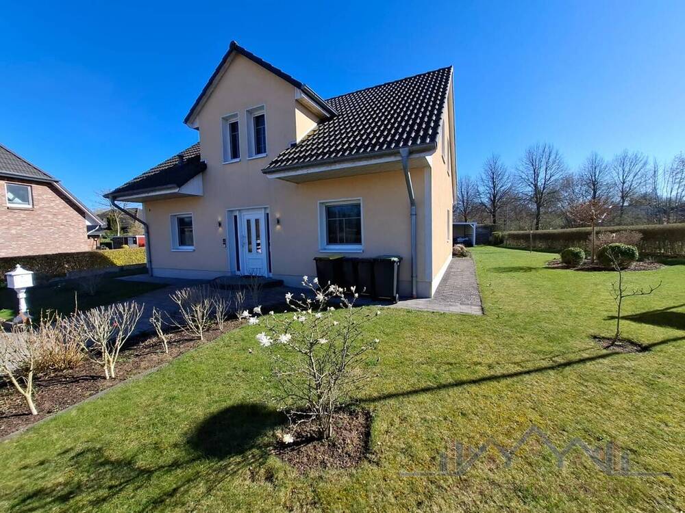 Thumbnail-Modernes Einfamilienhaus mit Solar und Wärmepumpenheizung