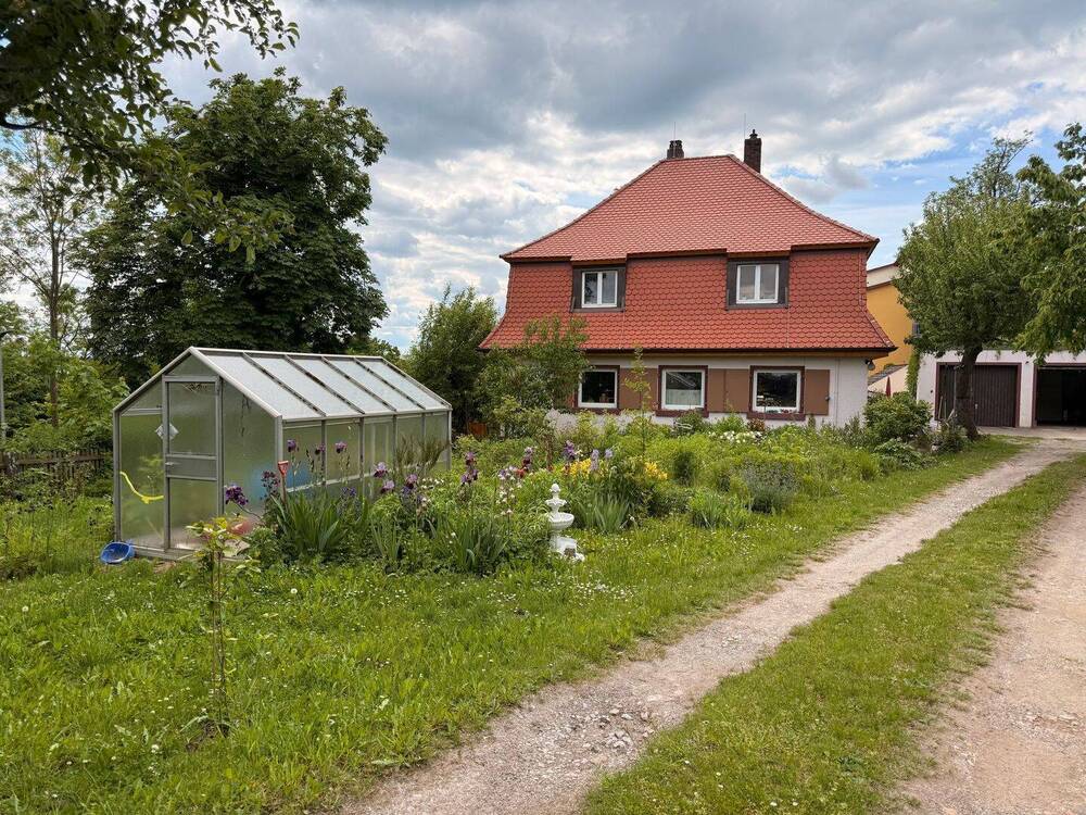 Thumbnail-Platz für die ganze Familie ! Einfamilienhaus im Grünen und doch Ruck-zuck in der Stadt!