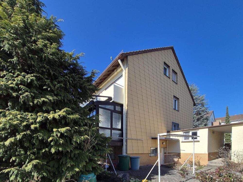 Thumbnail-Ideal für große Familien: Doppelhaushälfte mit Garten und Garage in Ludwigsburg