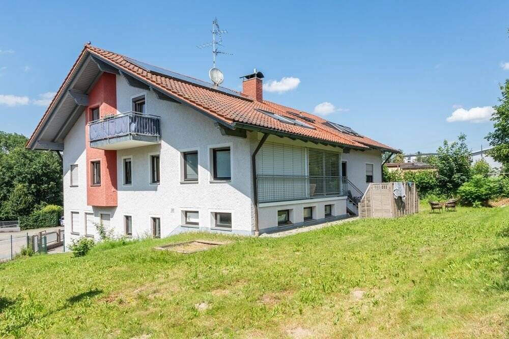 Thumbnail-Passau-Haidenhof: Wohn-Geschäftshaus, 260 m² Gewerbefläche - 240 m² Wfl. (2 Wohnungen)