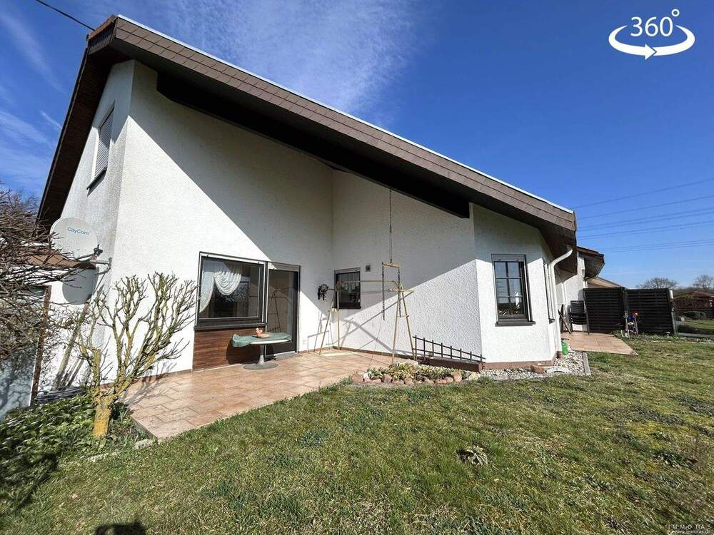 Thumbnail-Gepflegter Bungalow mit ausbaufähigem Dachgeschoss in Feldrandlage - perfekt für Familien und Paare