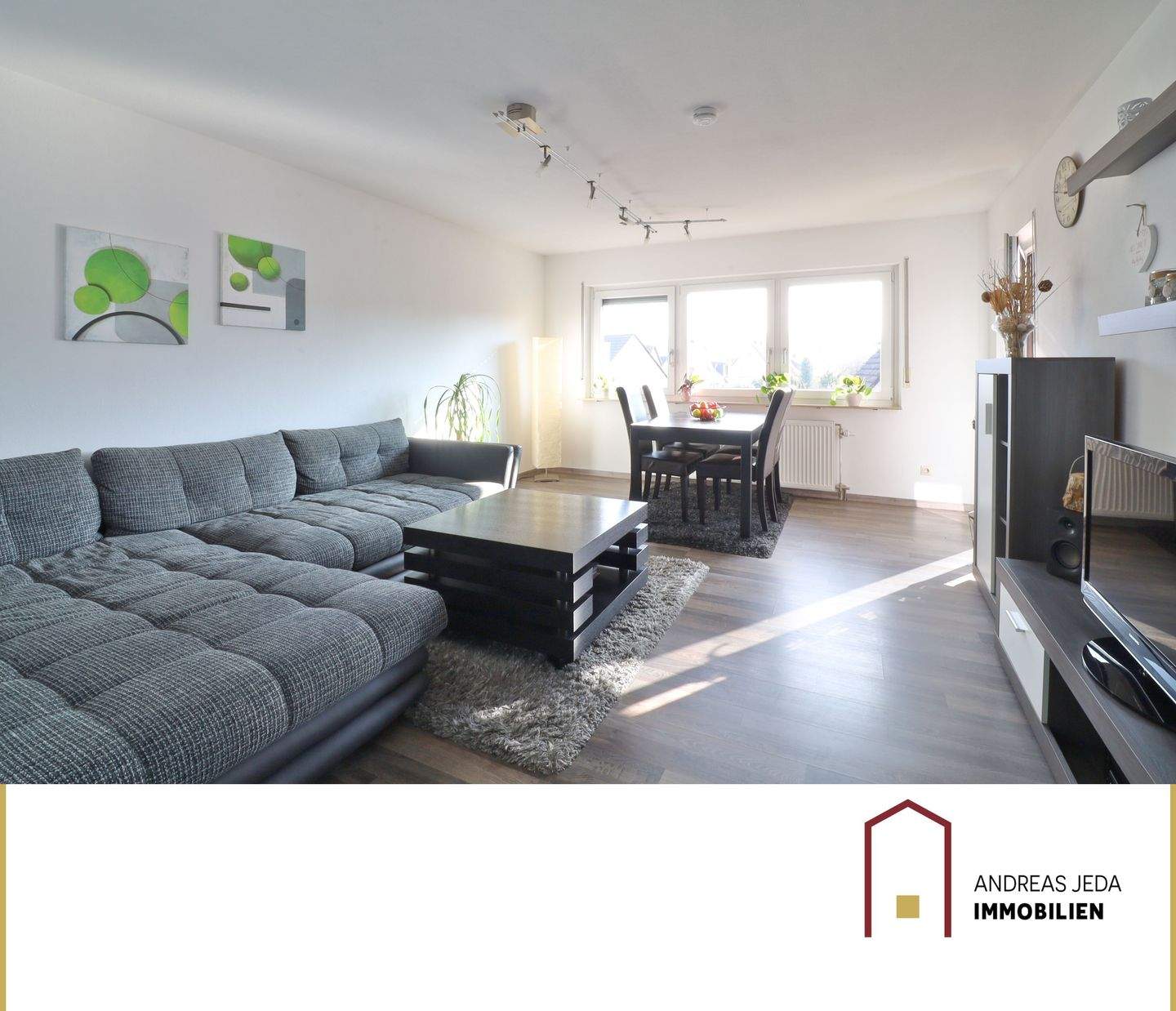 Thumbnail-Sonnige 3-Zimmer-Wohnung mit Süd-Balkon und Aussicht in bester Wohnlage von Lehrensteinsfeld