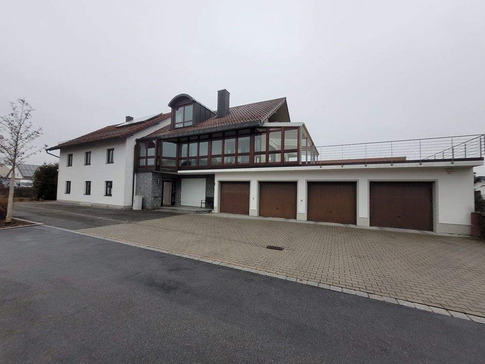 Thumbnail-Großzügiges 3-Parteienhaus Nähe OsterhofenLangenisarhofen