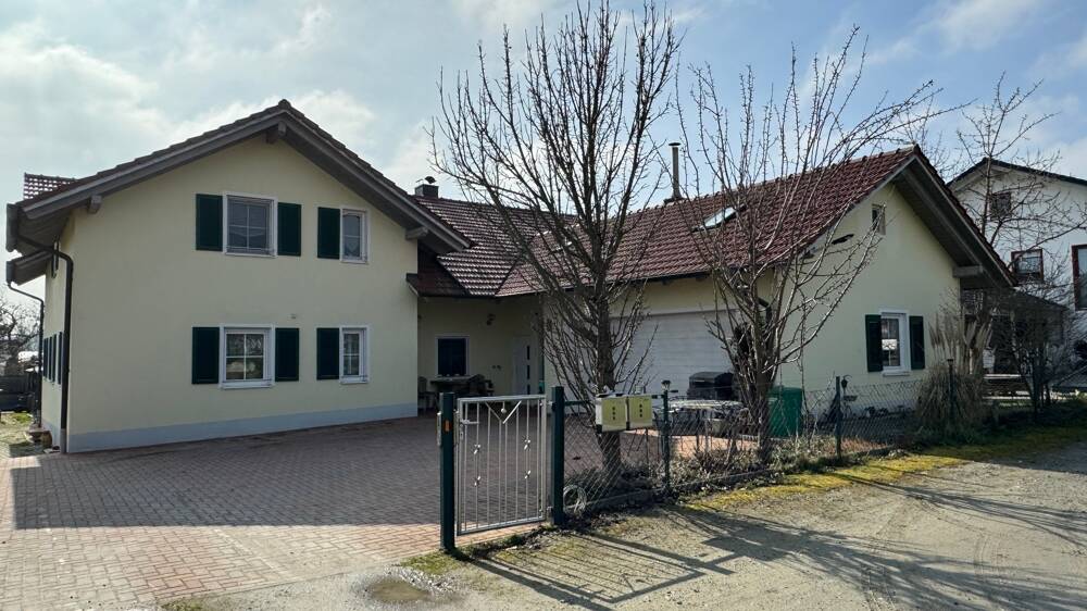 Thumbnail-Großzügiges Einfamilienhaus mit Einliegerwohnung Nähe OsterhofenGergweis