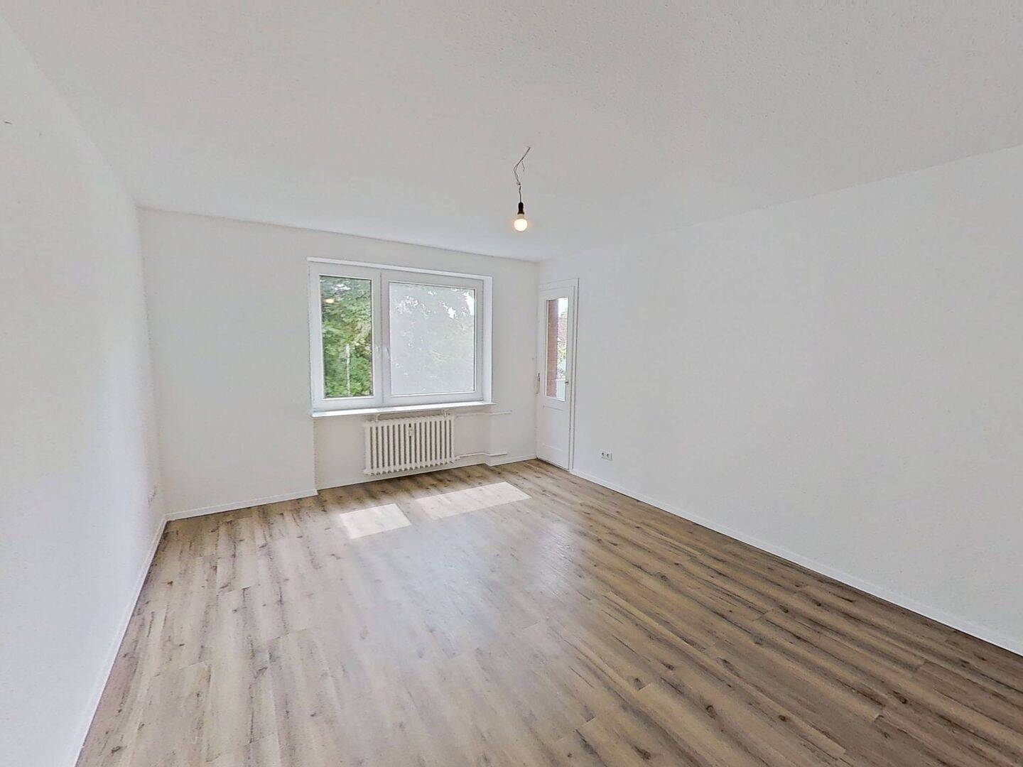 Thumbnail-Geräumige 3-Zimmer-Wohnung mit EBK und BALKON