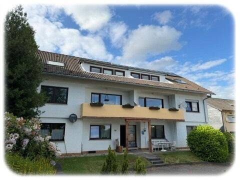 Thumbnail-Großzügiges Wohnhaus im Sauerland mit 6 Einheiten & herrlicher Aussicht - flexibel nutzbar!