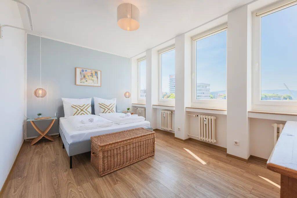 Thumbnail-Nostalgia Family Apartment