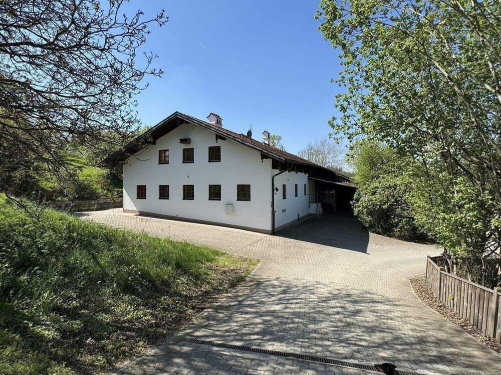 Thumbnail-Bauernhof mit Pferdehaltung, 2,5 ha Grund, nahe München