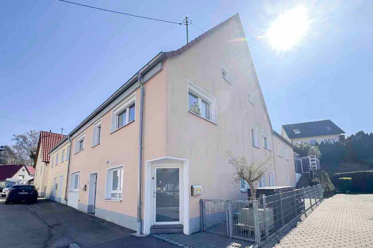 Thumbnail-Mehr (T)Raum geht kaum: Modernes Einfamilienhaus mit vielen Nutzungsmöglichkeiten in Leipheim