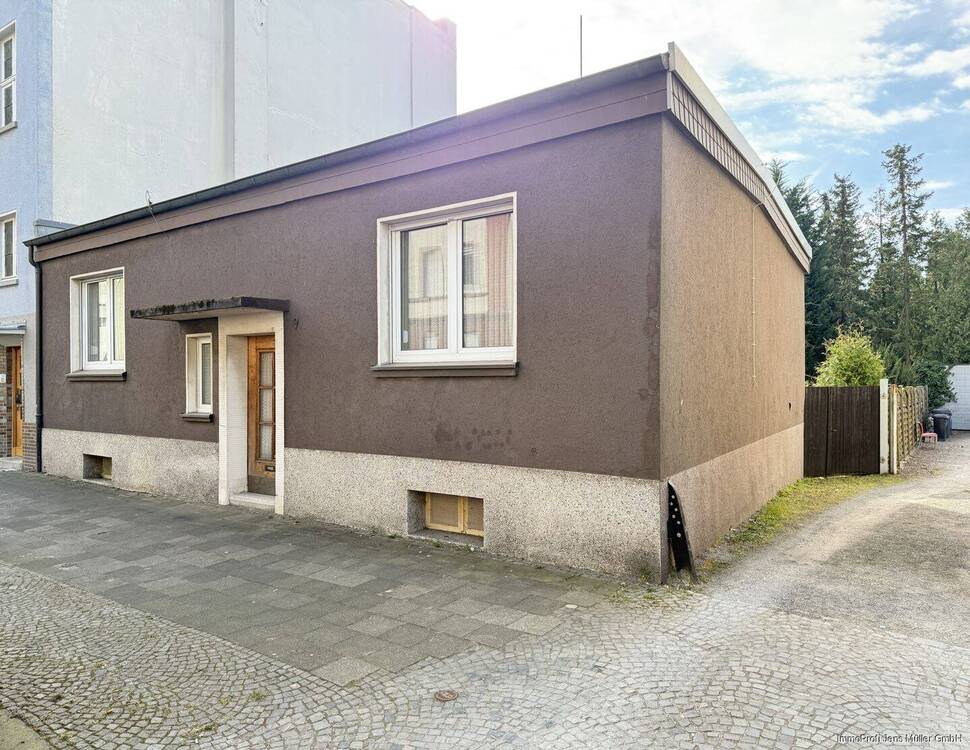 Vorderseite Straßenansicht