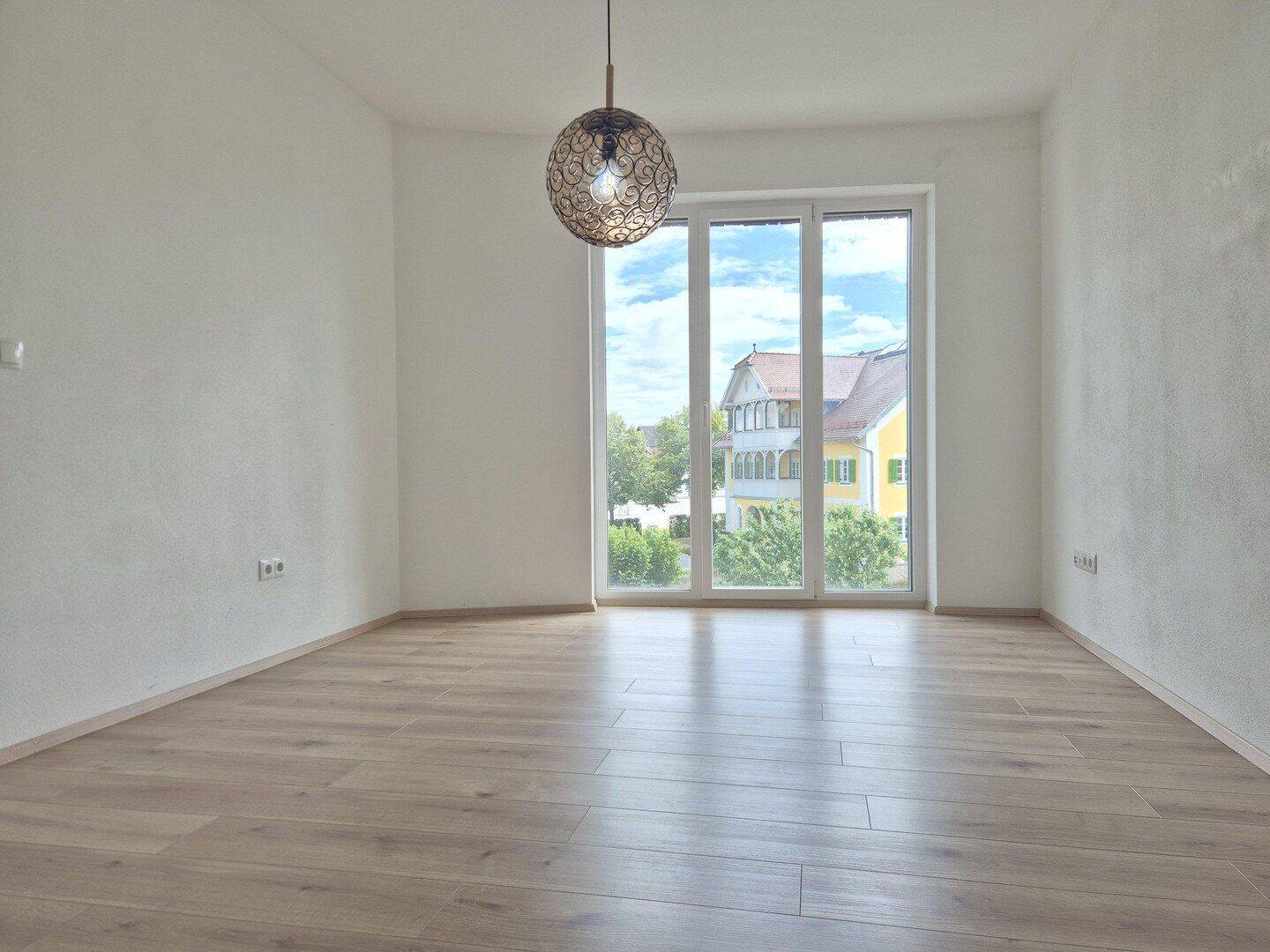 Thumbnail-Stilvolle 3-Zimmer-Wohnung mit Balkon - Top-Lage in Ergoldsbach