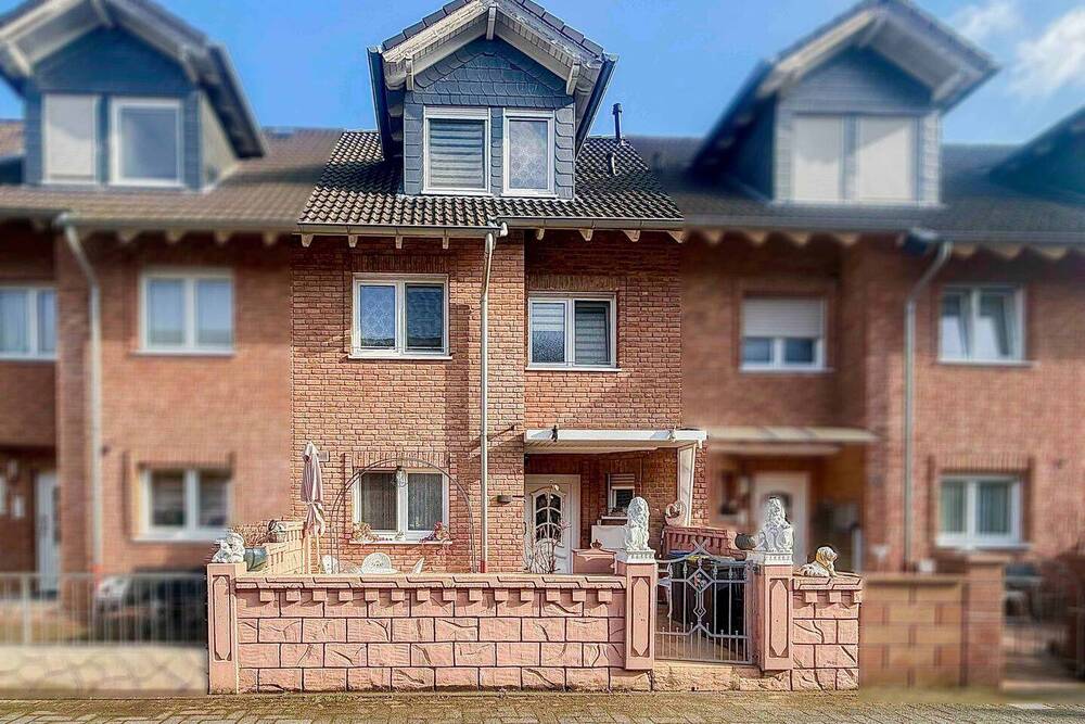 Thumbnail-Viel Raum für Ihre Familie: Top gepflegtes Rheinmittelhaus im Kölner Norden.