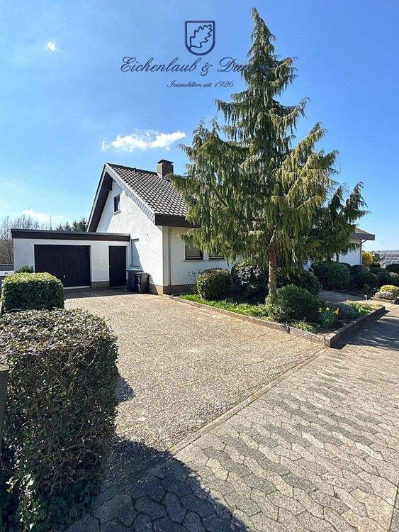 Thumbnail-Freistehendes 1-FH mit Einliegerwohnung, Garten + 2 Garagen