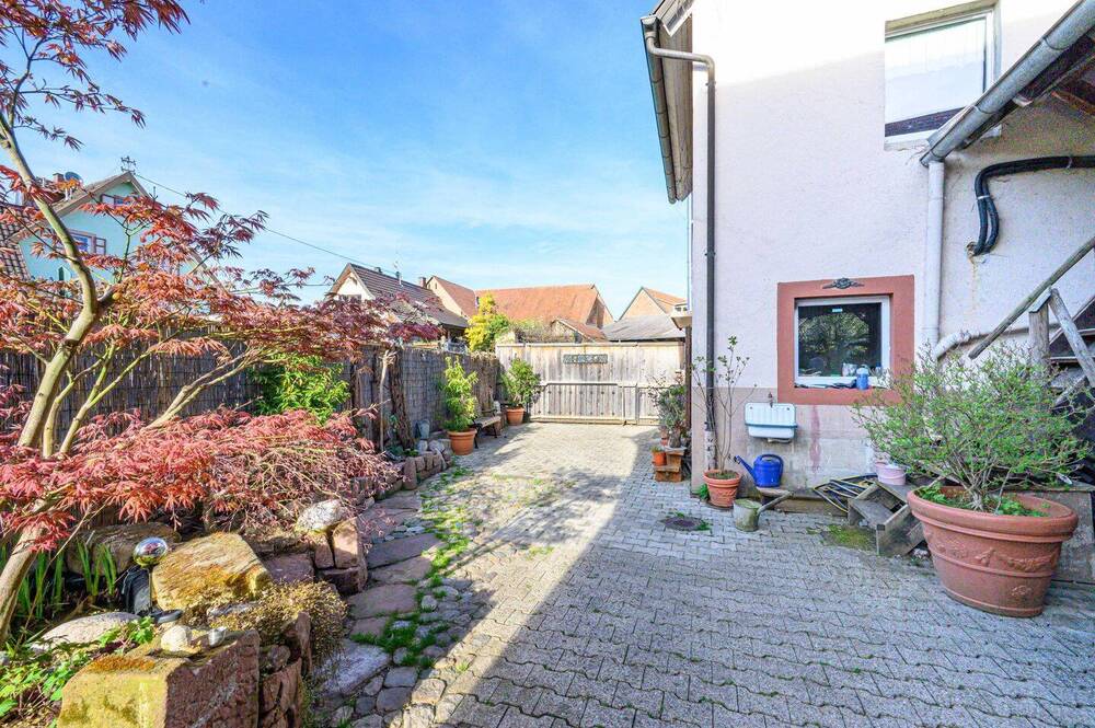 Thumbnail-Familienhaus für Macher, Handwerker, Kreative oder Visionäre: selbst einziehen oder riesiges Entwicklungspotential
