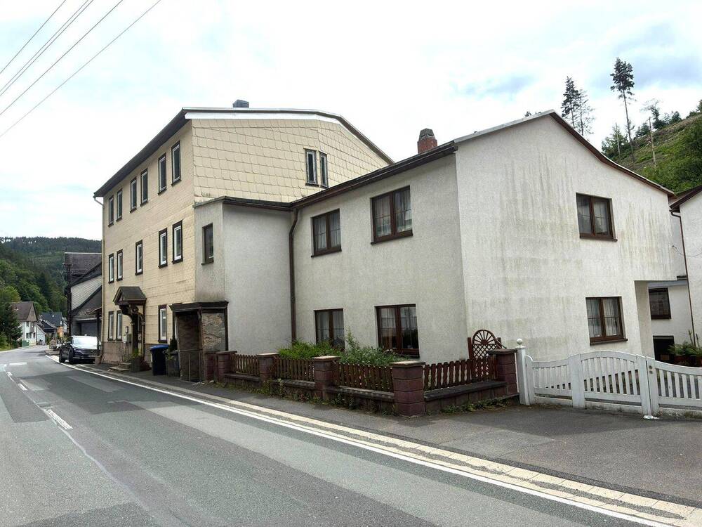 Thumbnail-2- Familienhaus in Mellenbach + Gewerbeeinheit