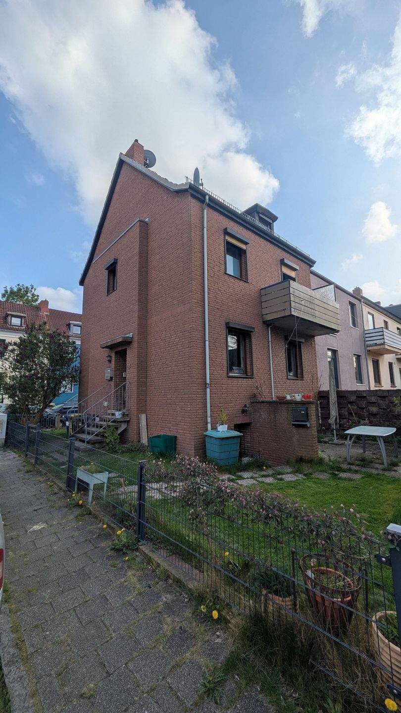 Thumbnail-## Nähe Kirchweg, gepflegtes 5 Zi. Haus, zusätzlich 2 Zi. Einliegerwohnung, Garten und Garage ##