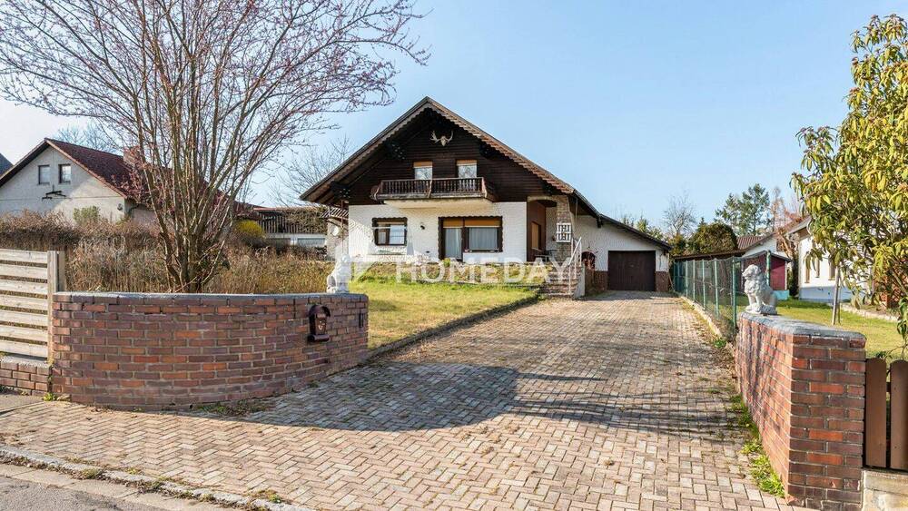 Thumbnail-Mehrfamilienhaus mit großem Grundstück und Entwicklungsspielraum - 4 Einheiten, Balkon & Terrasse