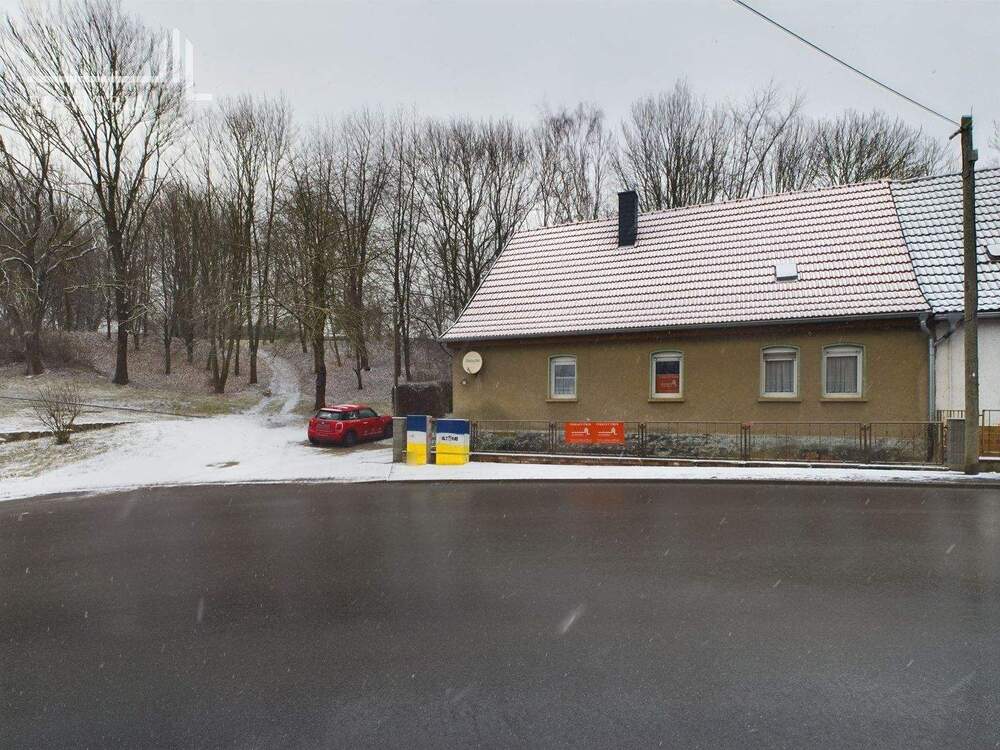 Thumbnail-Sofortkauf-Angebot: Charmante Doppelhaushälfte in Pfiffelbach - Ideal für Handwerker mit Vision!