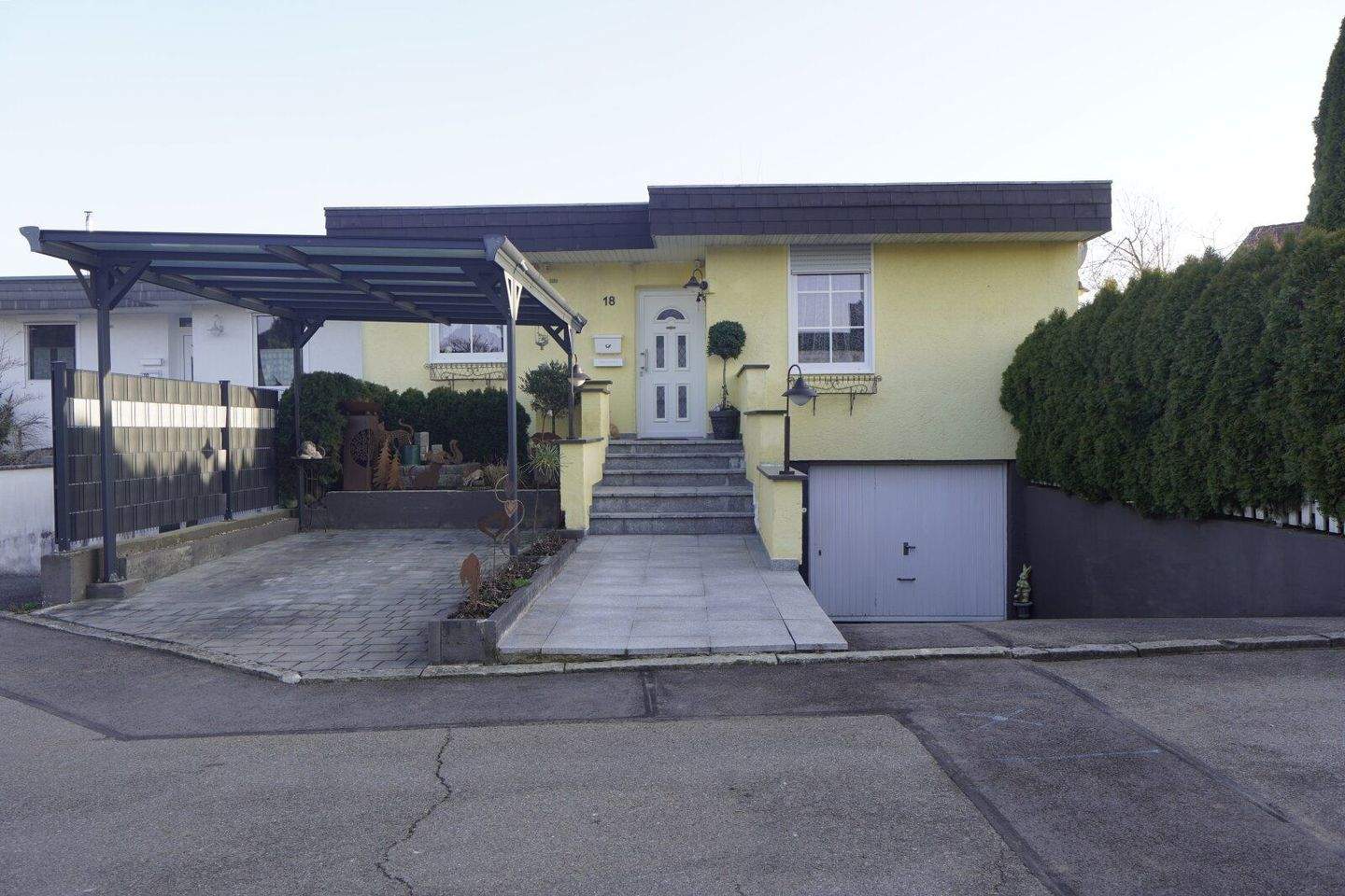 Thumbnail-Moderner Bungalow mit Wohlfühlfaktor - Ruhige Lage und großzügiges Grundstück in Gaisbeuren