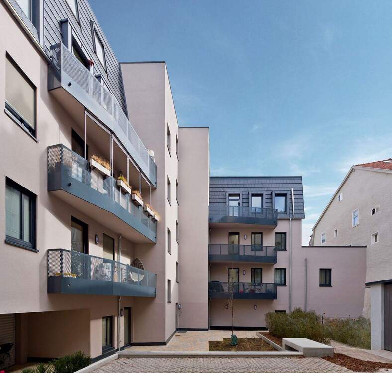 Thumbnail-Innenstadt in Weimar: Moderne 3-Zimmer-Wohnung mit Balkon & großer Sonnenterrasse