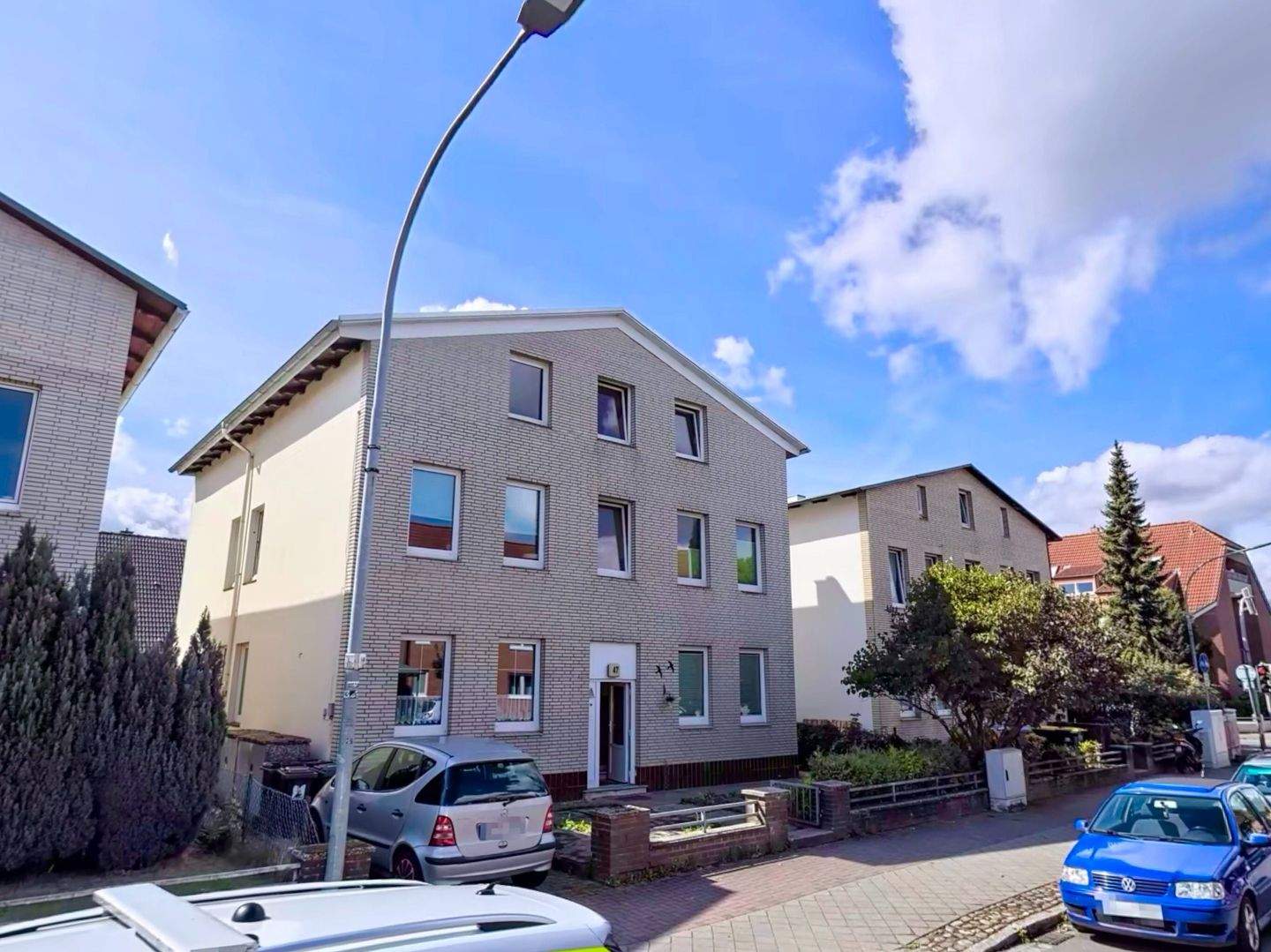 Thumbnail-Mehrfamilienhaus mit Entwicklungspotenzial und Stellplatz in StockelsdorfLübeck