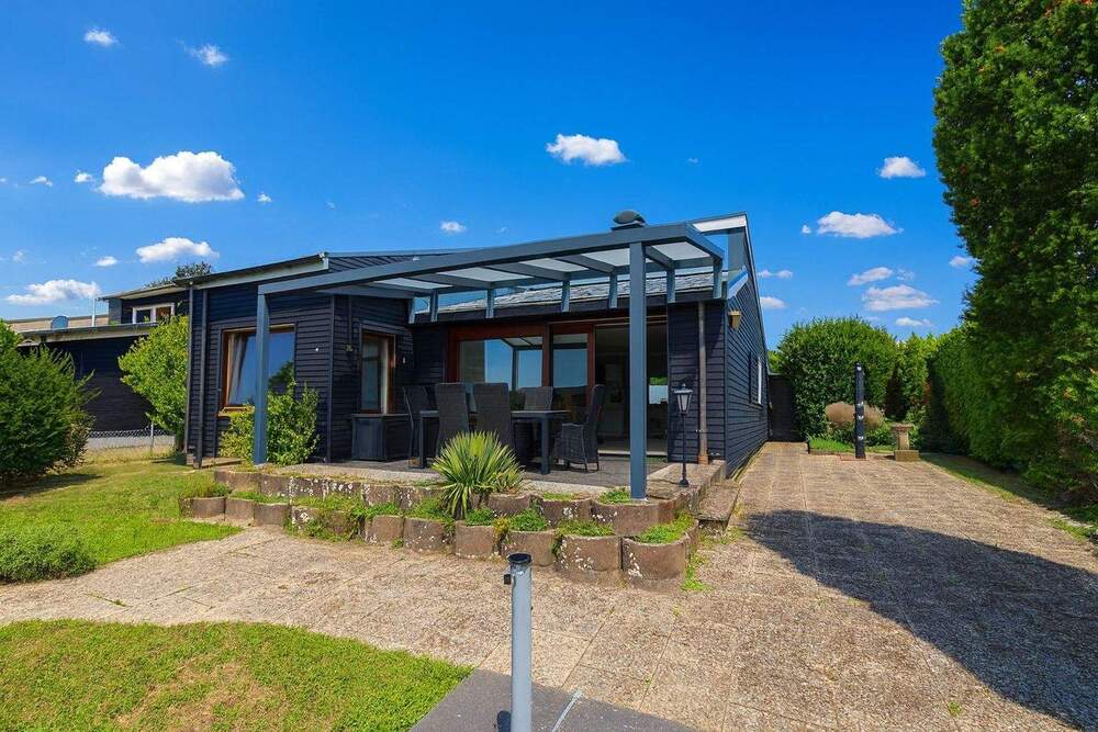 Thumbnail-Traumhaus direkt an der Weser: Wohnen mit einzigartigem Panoramablick