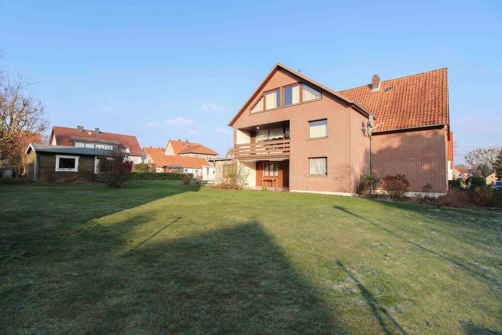 Thumbnail-EFH: mit großem, pflegeleichtem Gartengrundstück in familienfreundlicher Lage