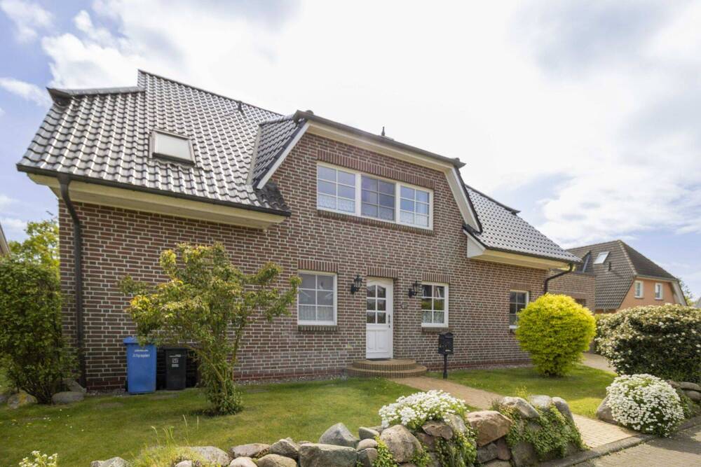 Thumbnail-Leben in Zingst auf dem Darß: Lichtverwöhntes, geräumiges Einfamilienhaus inkl. 2 WE