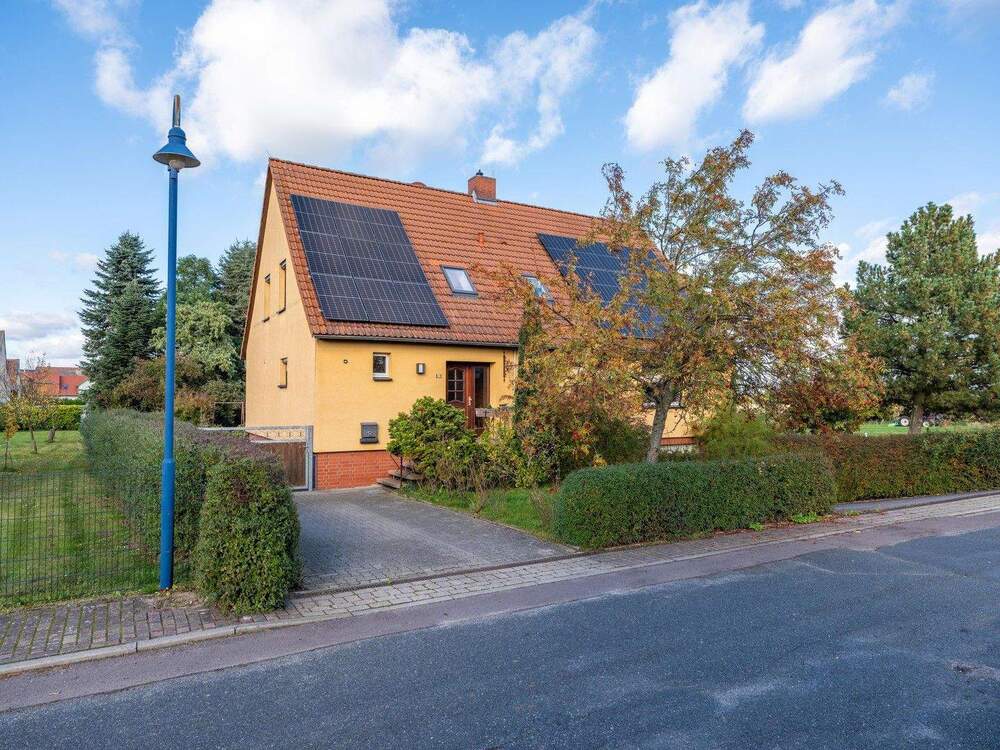 Thumbnail-PROVISIONSFREI! Haus mit Einliegerwohnung, PV & Top-Lage am Ende der Straße