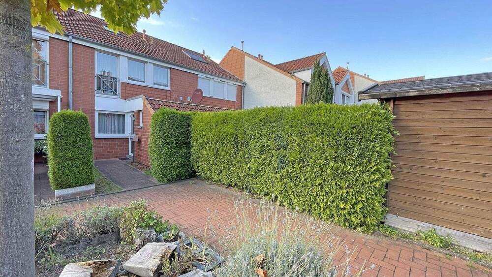 Thumbnail-Familientraum in ruhiger Lage in Wettbergen - junges, gepflegtes RMH mit Garten, Garage & überdachter Abstellfläche