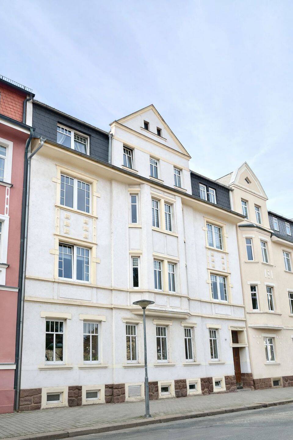 Thumbnail-Stillvoll gepflegtes Mehrfamilienhaus mit 8 Einheiten in Döbeln!