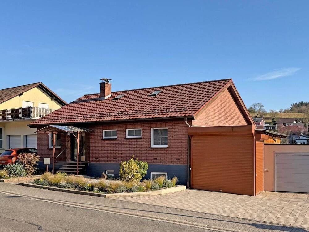 Thumbnail-Freistehendes EFH mit Wintergarten, großem Garten und Doppelgarage in Mühlhausen-Tairnbach