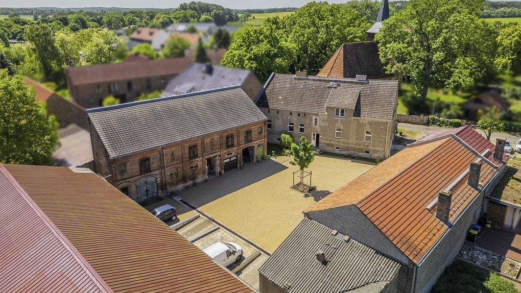 Thumbnail-Weihnachtsprovision! - Vierseitenhof mit großem Grundstück in Potsdam