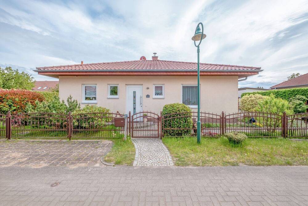 Thumbnail-Gepflegter Wohnbungalow mit großzügigem Garten sucht neue Besitzer