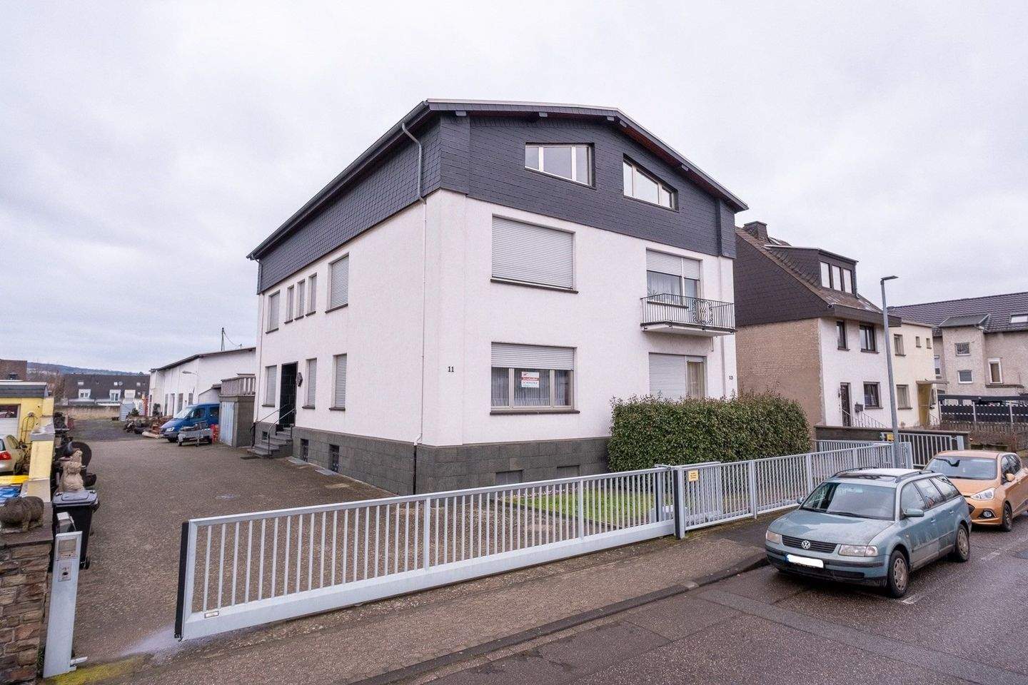 Thumbnail-Einfamilienhaus plus Mehrfamilienhaus und Halle in Andernach!