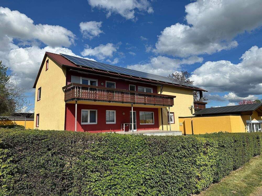 Thumbnail-Zweifamilienhaus mit Nebengebäuden in traumhafter Alleinlage