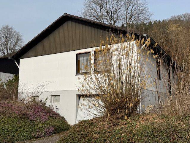Thumbnail-nettes Einfamilienhaus mit Garten - Wohnen auf einer Ebene