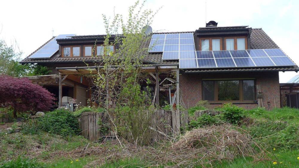 Thumbnail-Hückelhoven-Doveren: Mehrgenerationenhaus auf großem Grundstück mit zwei Wohnungen