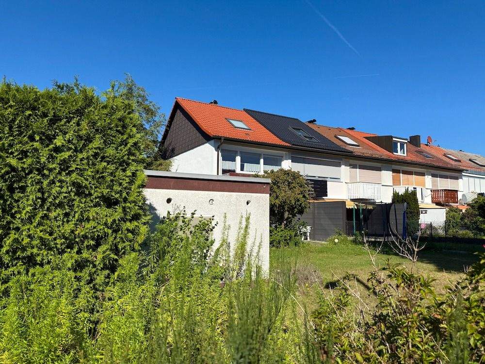 Thumbnail-Reihenendhaus mit großzügigen Garten