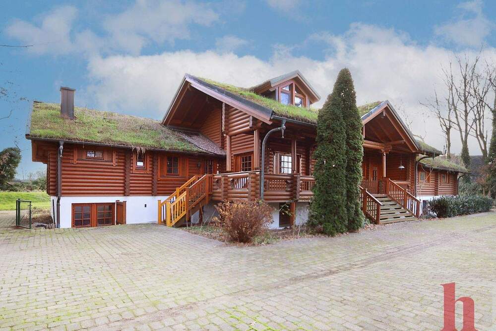 Thumbnail-Charaktervolles Holzhaus mit Wohnung und großzügigem Nebengebäude in besonderer Lage