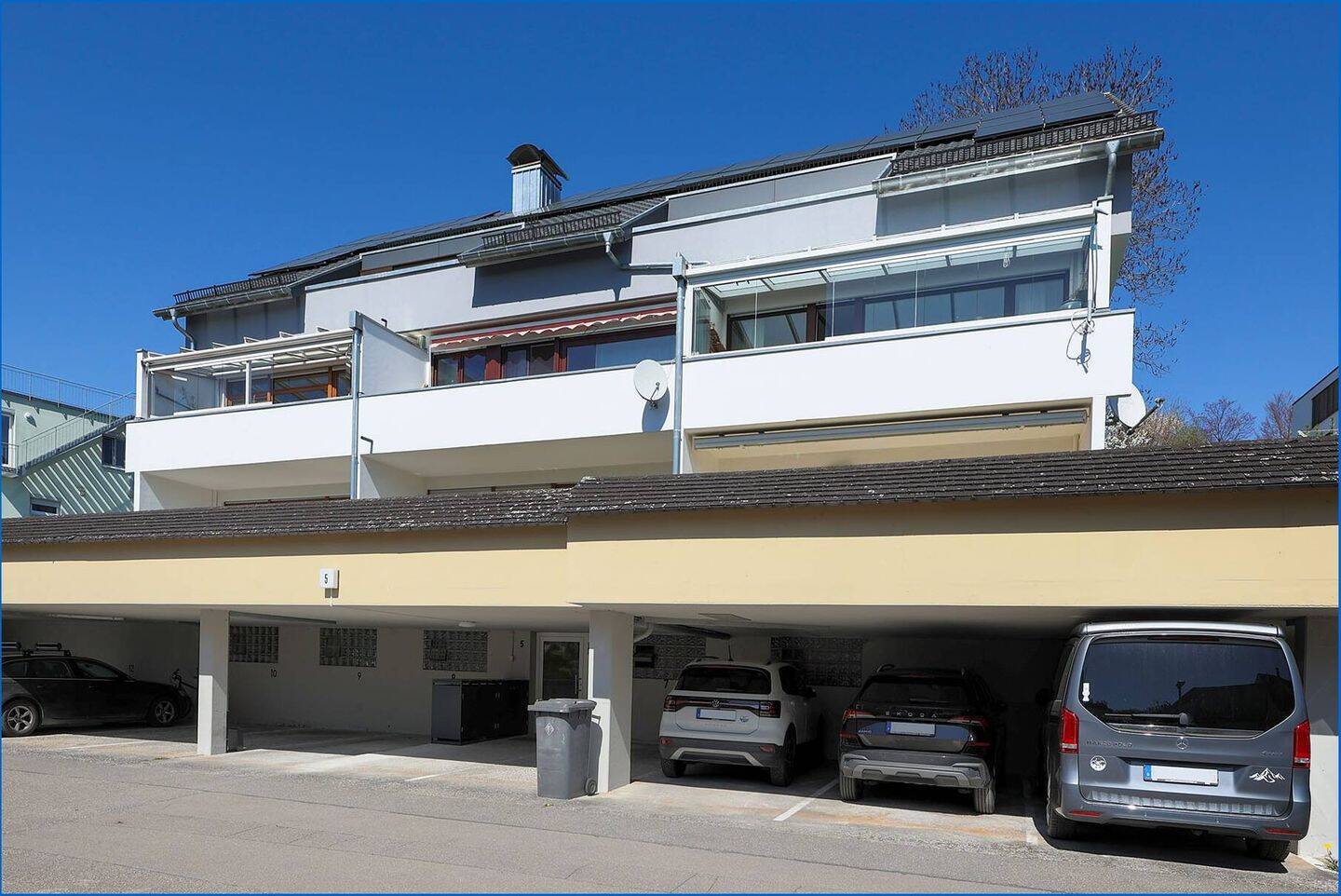 Thumbnail-Charmante, modernisierte 3-Zimmer-Wohnung mit ca. 80 m² in gepflegtem Mehrfamilienhaus, Weinburg