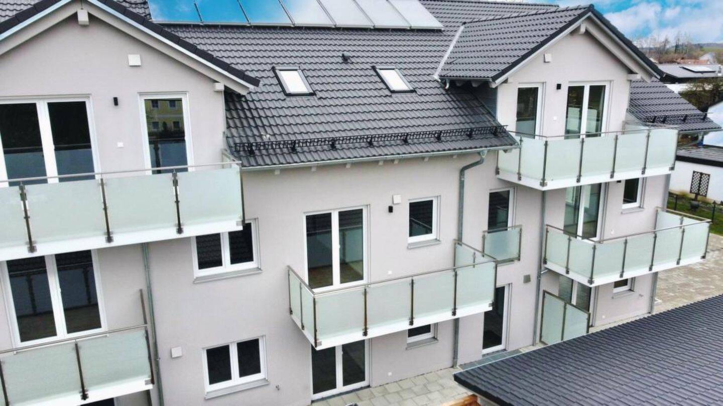 Thumbnail-Moderne Neubau-Dachgeschosswohnung mit großem Balkon und lichtdurchflutetem Wohnbereich