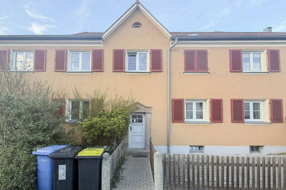 Thumbnail-Erdgeschosswohnung mit Garten & Terrasse - sanierungsbedürftiges Schmuckstück mit viel Potenzial