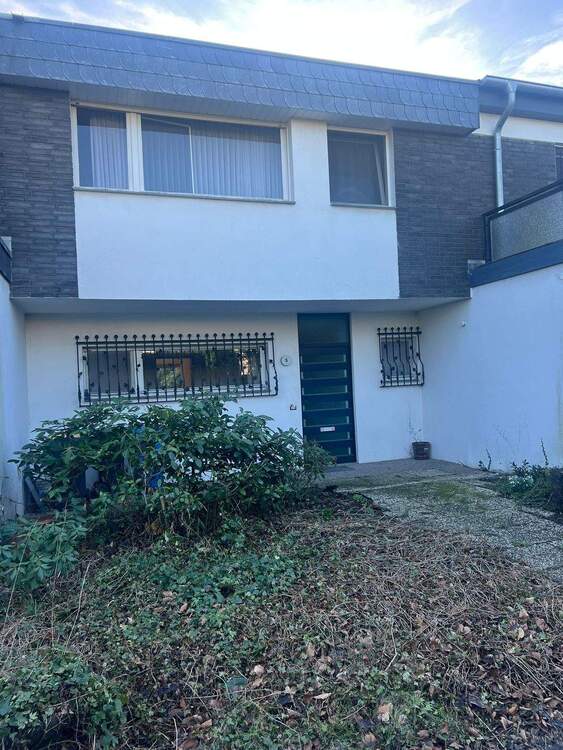 Thumbnail-RENOVIERUNGSBEDÜRFTIGES REIHENHAUS IN WILLICH SCHIEFBAHN