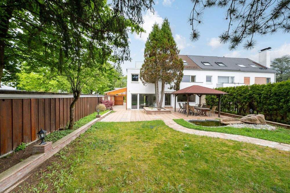 Thumbnail-AIGNER - Reiheneckhaus mit viel Platz und großem Garten in Taufkirchen