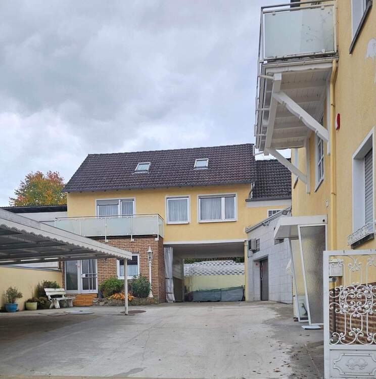 Thumbnail-Wohn- und Geschäftshaus mit Nebengebäude zum Wohnen für 2 Familien