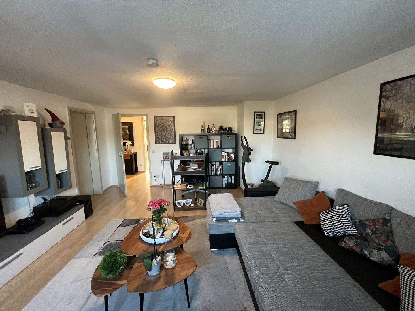 Thumbnail-Helle 2-Zimmer-Wohnung in zentraler Lage von Karlsruhe - frei ab 01.05.2026