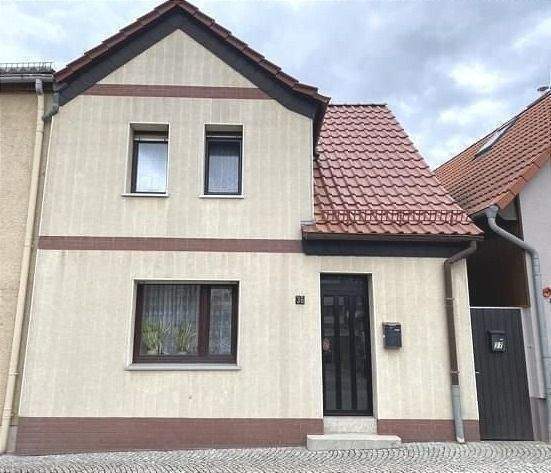 Thumbnail-Gepflegtes Einfamilienhaus mit kleinem Garten in Artern