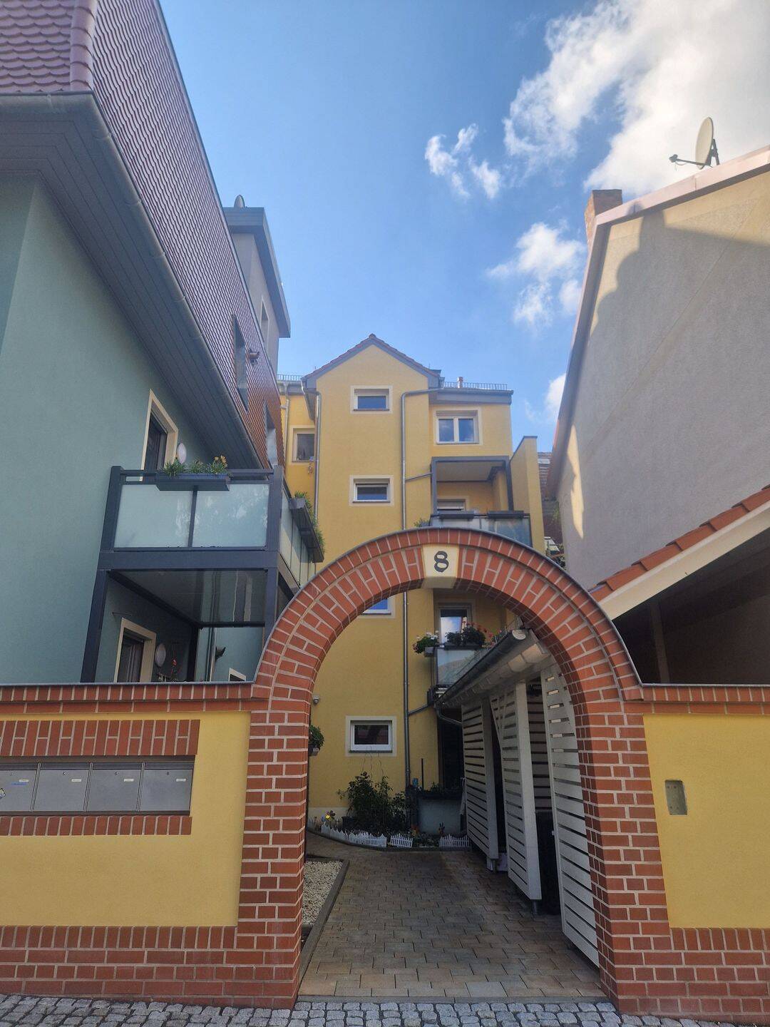 Thumbnail-Großzügig geschnittene 3-Zimmer-Wohnung im Zentrum von Eisenberg